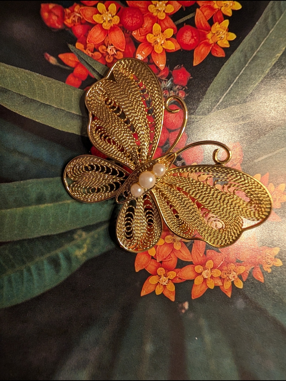 90's Gold-Tone Filigree Butterfly Brooch with Pearls